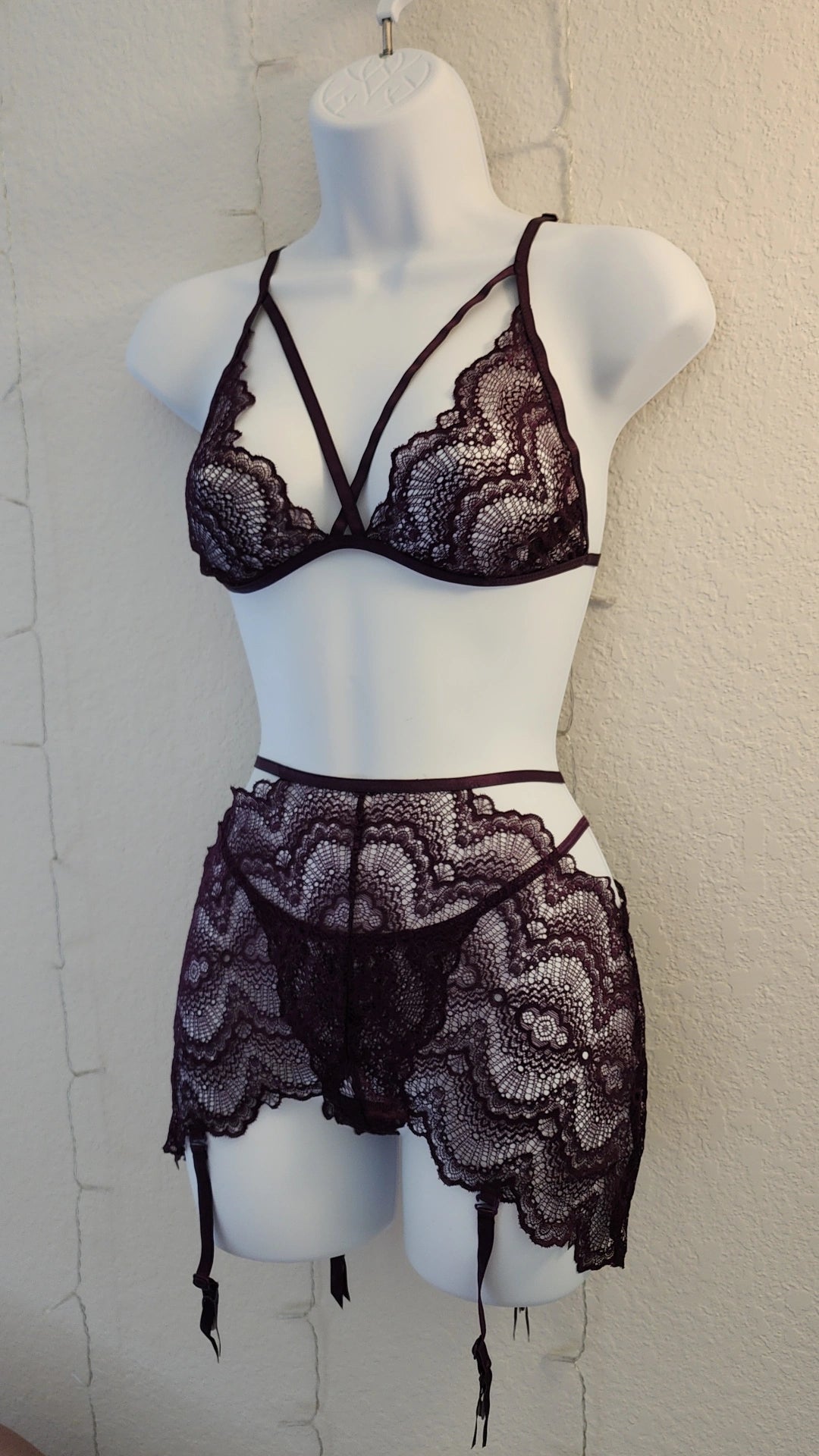 Strappy Lingerie Trio (2P)